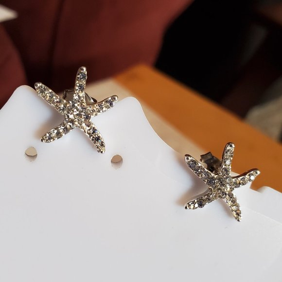 Silver Tone Starfish Rhinestone Stud Earrings Cute - Picture 1 of 3